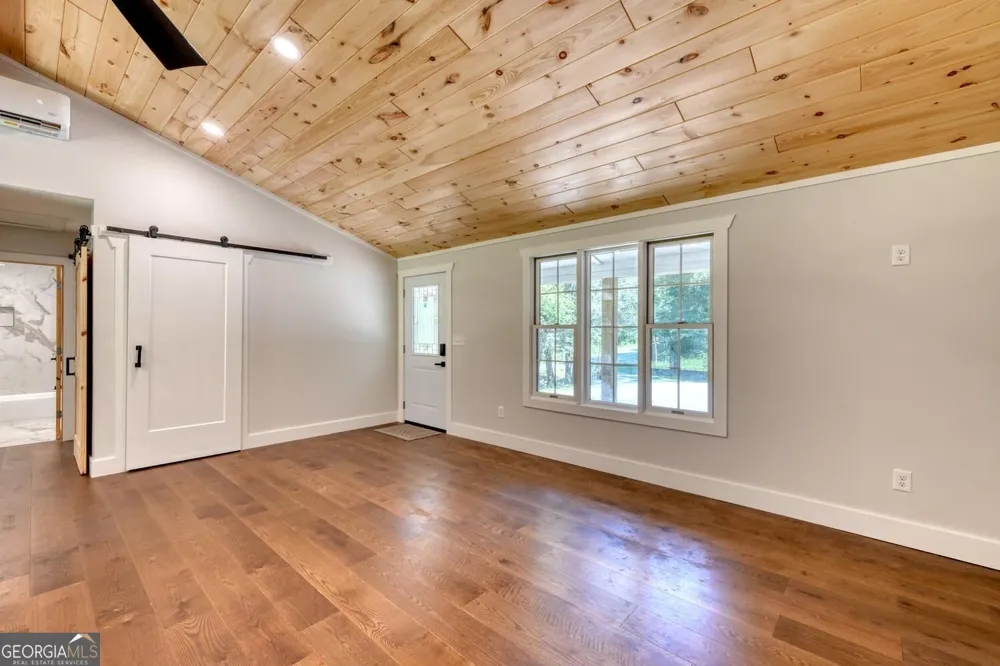6564 Crooked Creek RD Young Harris, GA 30582