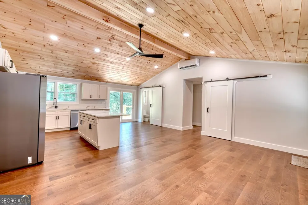6564 Crooked Creek RD Young Harris, GA 30582