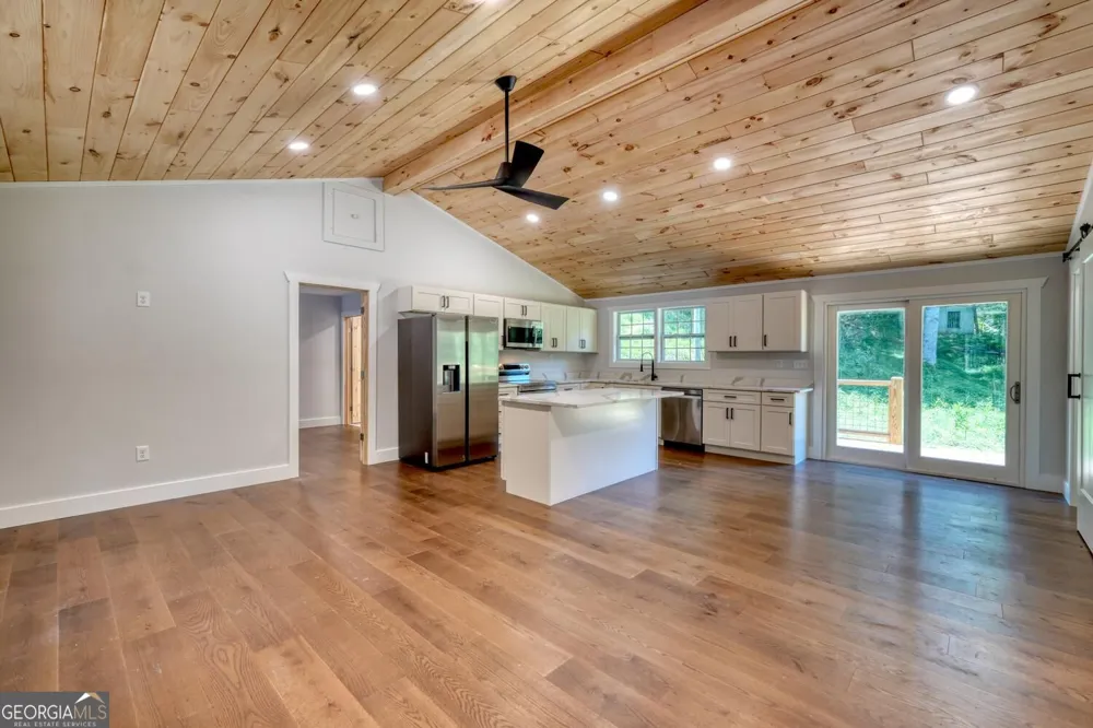 6564 Crooked Creek RD Young Harris, GA 30582