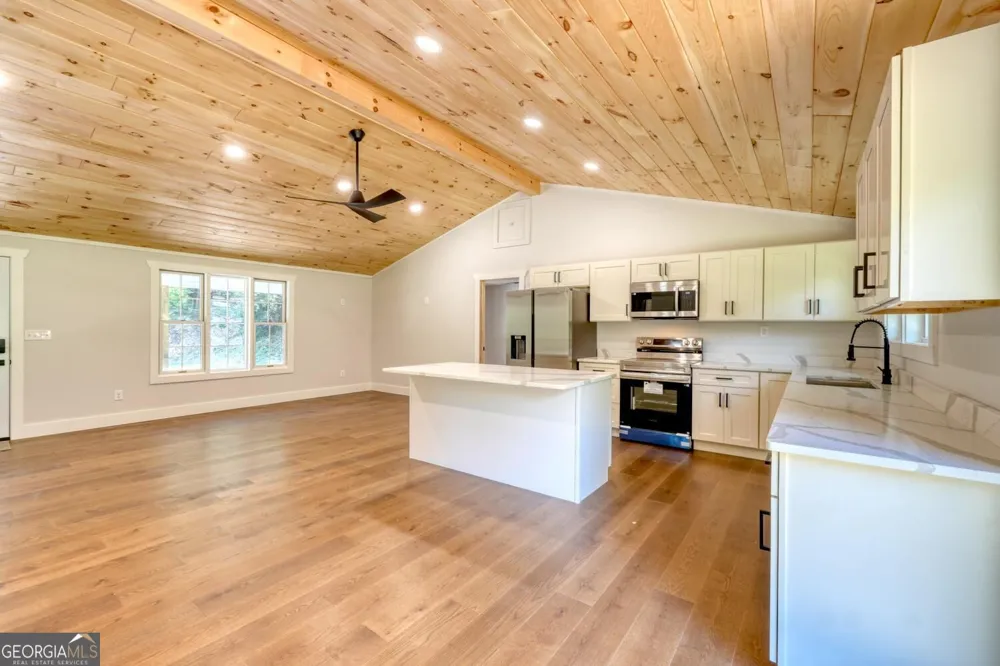6564 Crooked Creek RD Young Harris, GA 30582