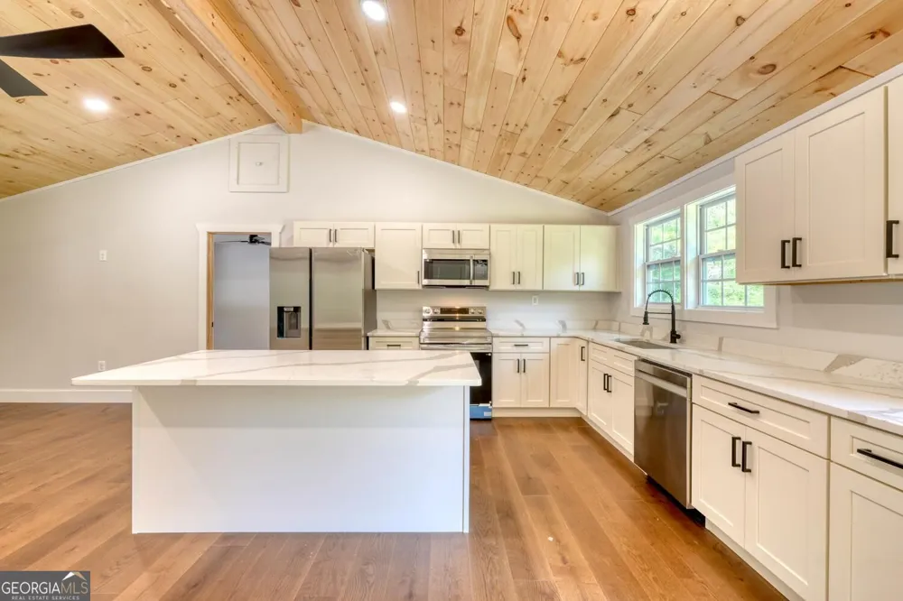 6564 Crooked Creek RD Young Harris, GA 30582