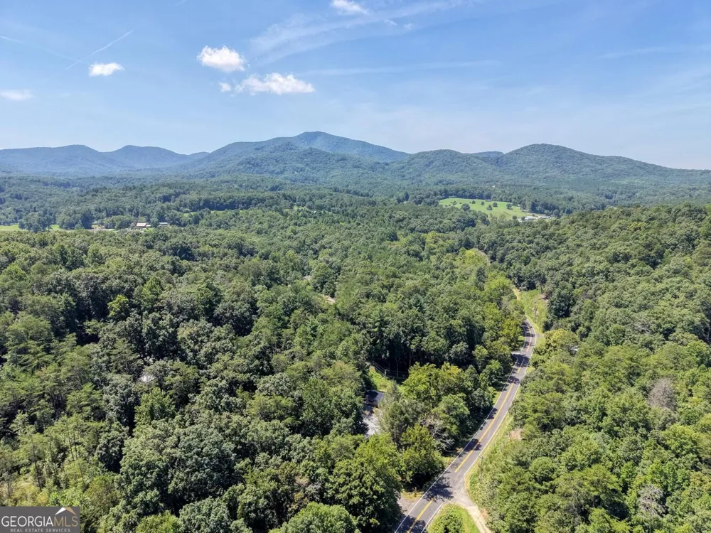 6564 Crooked Creek RD Young Harris, GA 30582