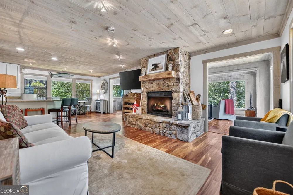 209 Marina DR Blue Ridge, GA 30513