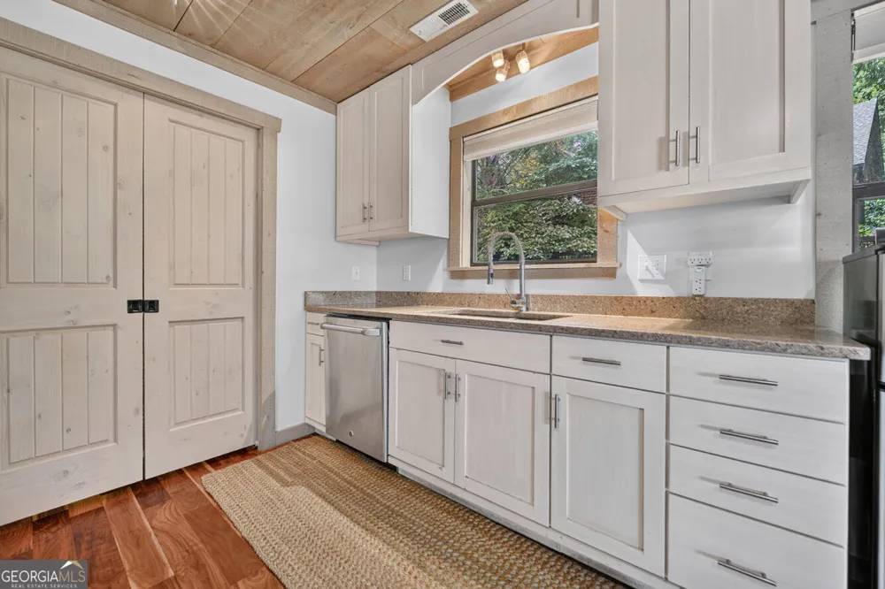 209 Marina DR Blue Ridge, GA 30513