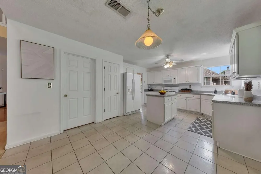 120 Silverleaf LN Dallas, GA 30157