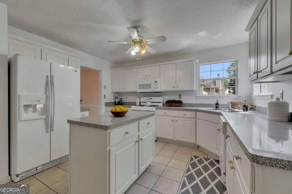 120 Silverleaf LN Dallas, GA 30157