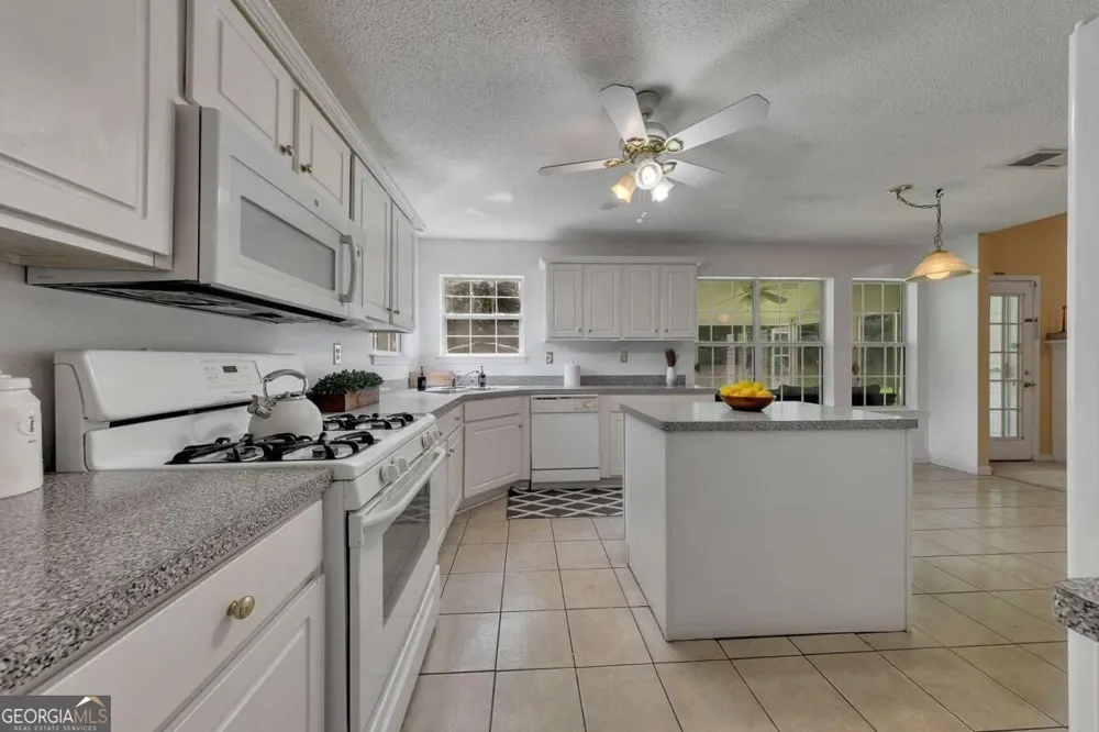 120 Silverleaf LN Dallas, GA 30157