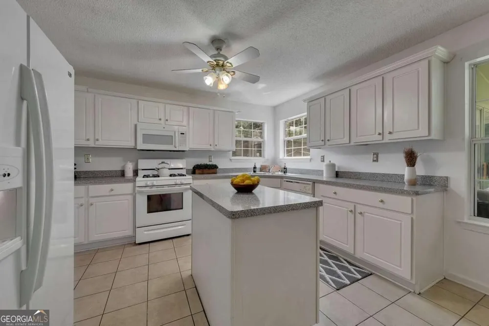 120 Silverleaf LN Dallas, GA 30157