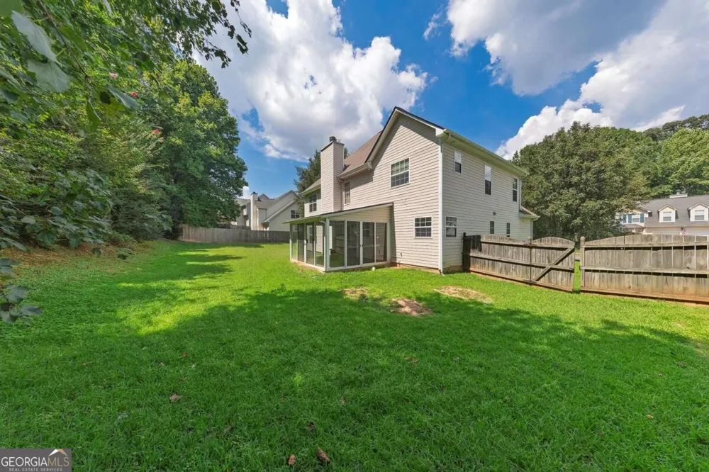 120 Silverleaf LN Dallas, GA 30157
