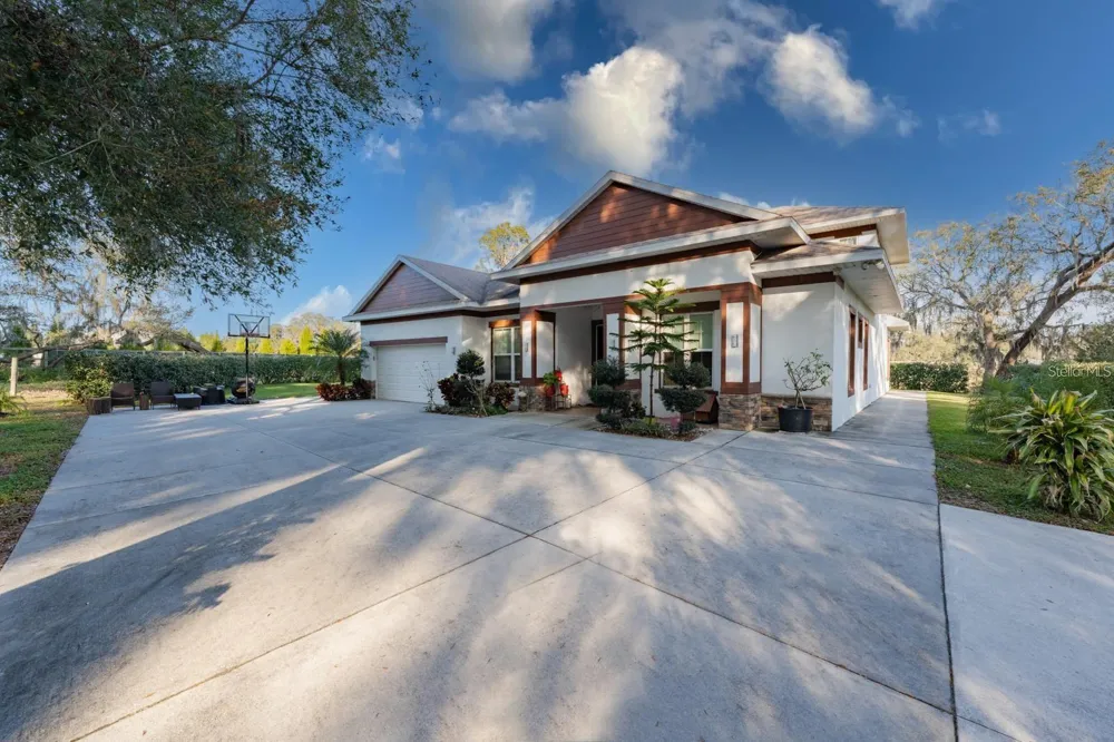 9606 RIPLEY ROAD Thonotosassa, FL 33592