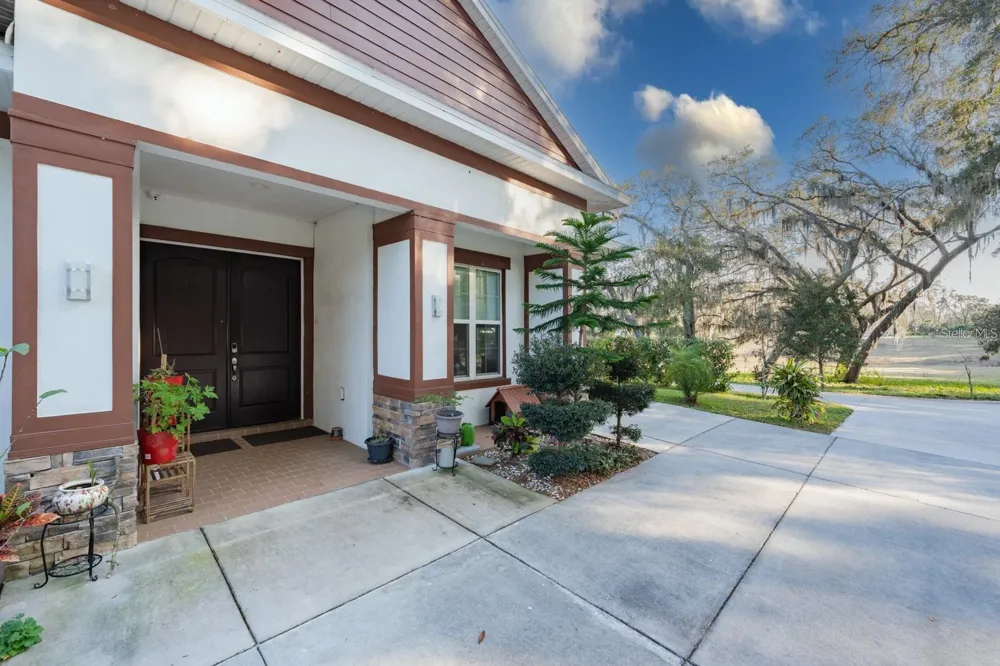 9606 RIPLEY ROAD Thonotosassa, FL 33592