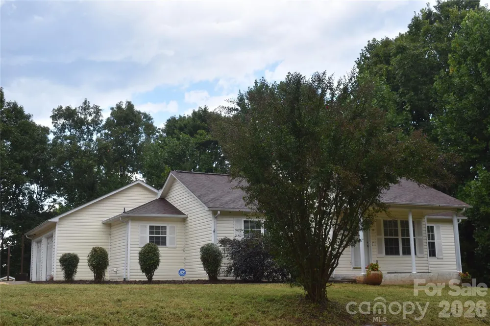 26 Chipmunk Ridge Marion, NC 28752