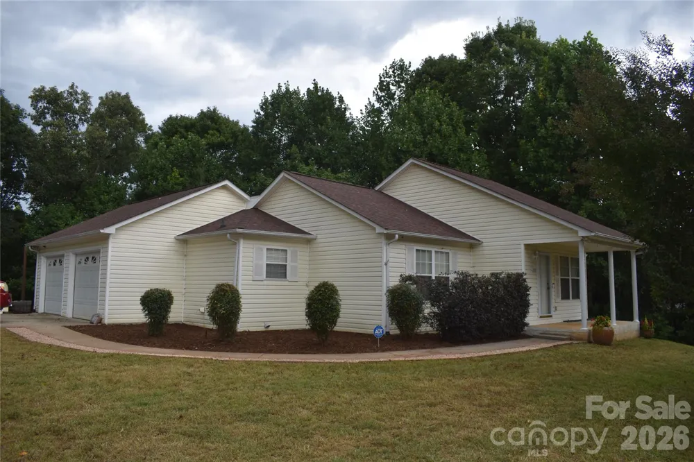 26 Chipmunk Ridge Marion, NC 28752