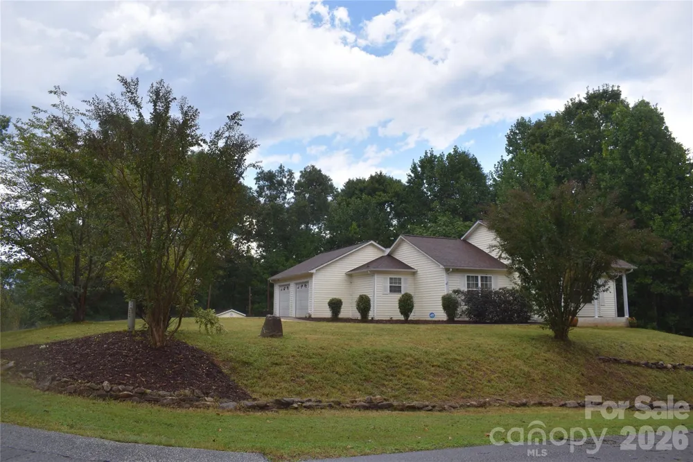 26 Chipmunk Ridge Marion, NC 28752