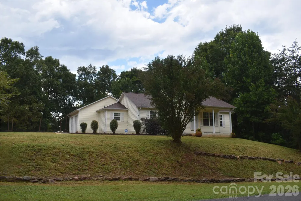 26 Chipmunk Ridge Marion, NC 28752