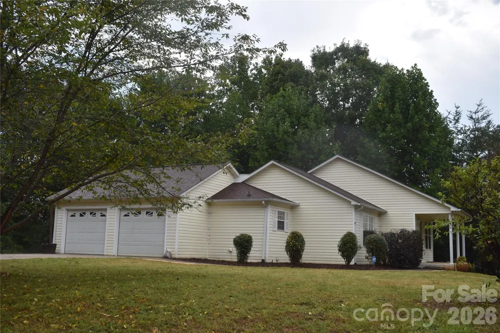 26 Chipmunk Ridge Marion, NC 28752