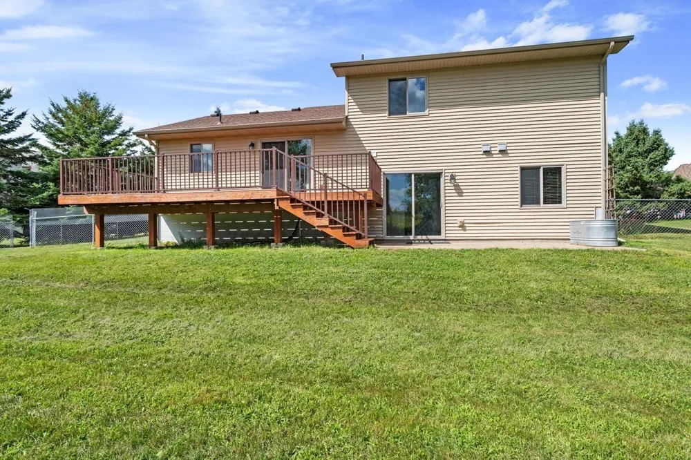 805 Pond View Court Braham, MN 55006