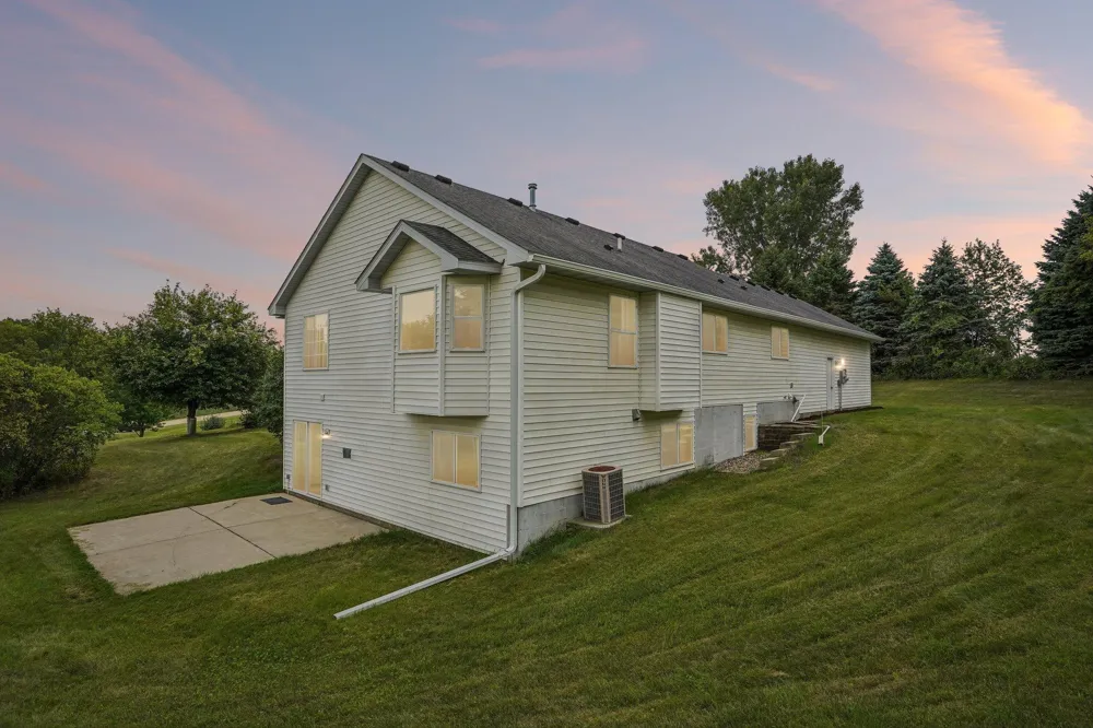 31121 Idalia Avenue Northfield, MN 55057