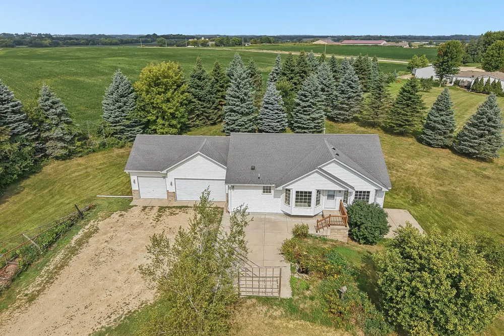 31121 Idalia Avenue Northfield, MN 55057