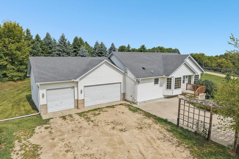 31121 Idalia Avenue Northfield, MN 55057