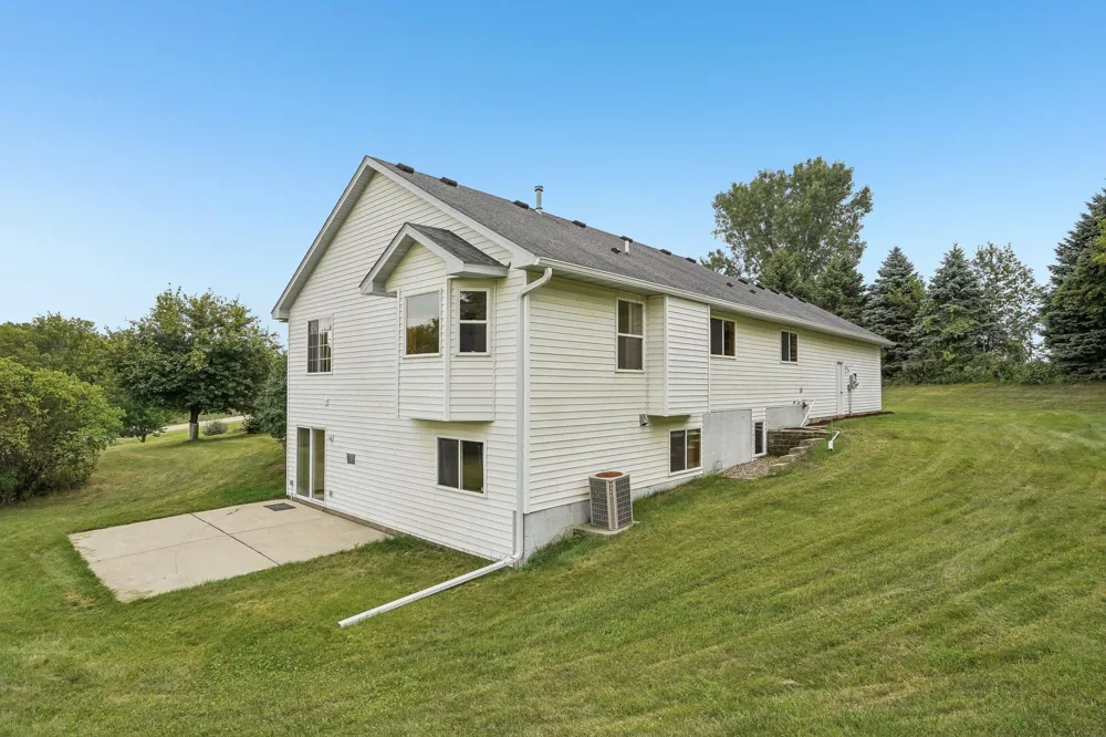 31121 Idalia Avenue Northfield, MN 55057
