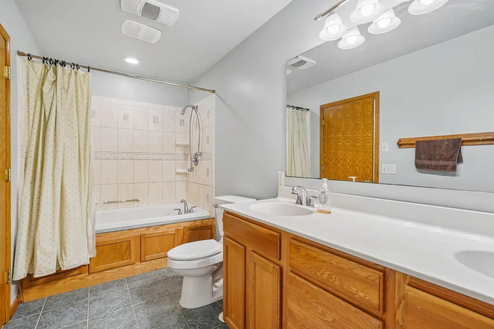 31121 Idalia Avenue Northfield, MN 55057