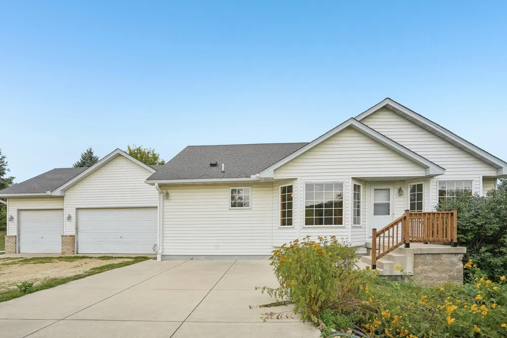 31121 Idalia Avenue Northfield, MN 55057