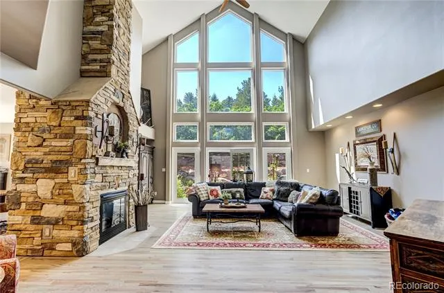 14375 Timber Trail Larkspur, CO 80118