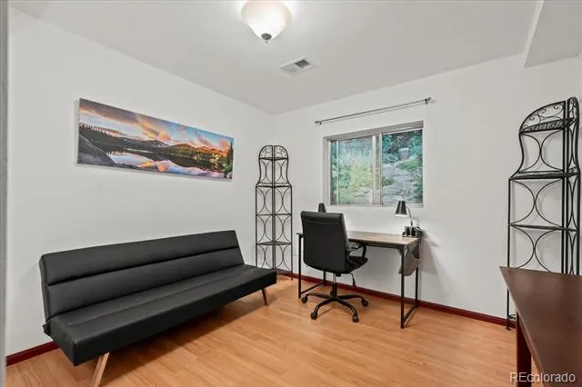 8060 Meadowdale Square Niwot, CO 80503