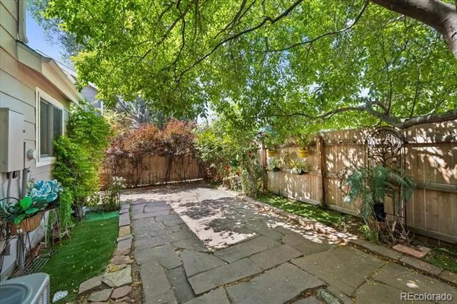 8060 Meadowdale Square Niwot, CO 80503