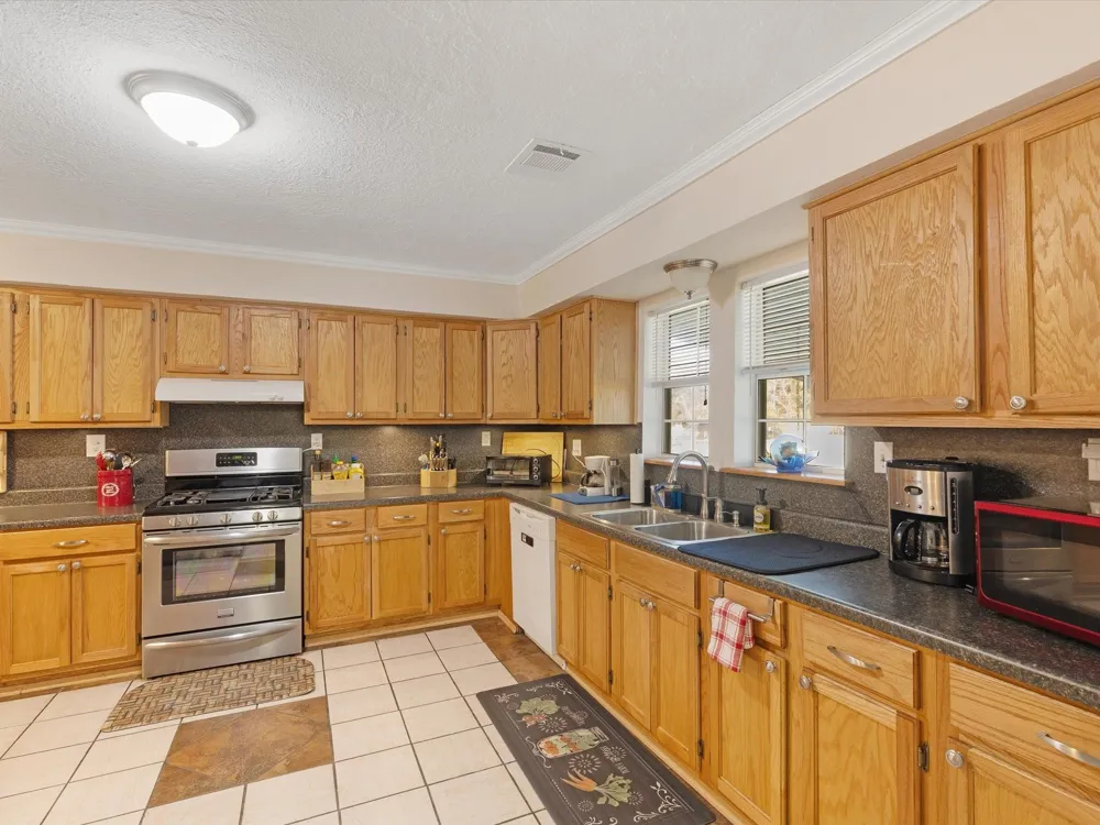 9313 State Highway 61 Hankamer, TX 77560