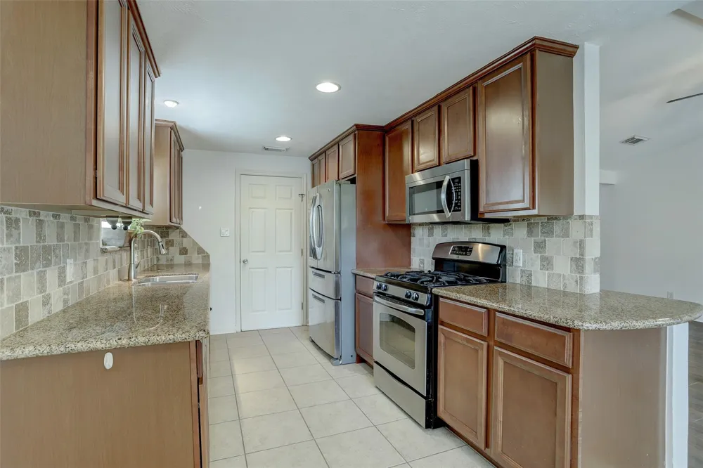 5827 Farwell Drive Houston, TX 77035