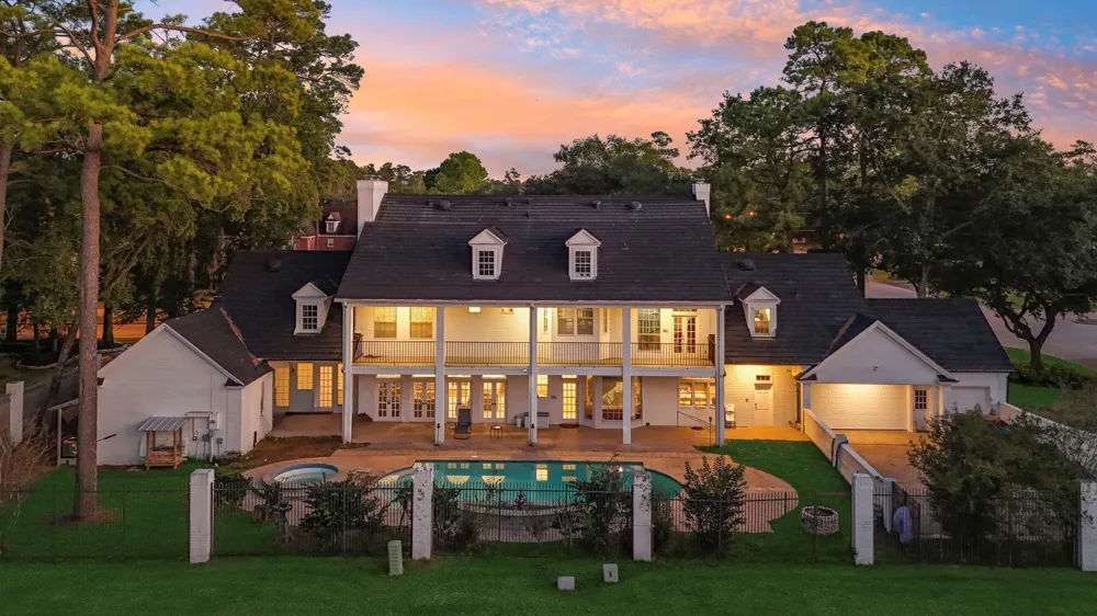 2922 Cedar Woods Place Houston, TX 77068