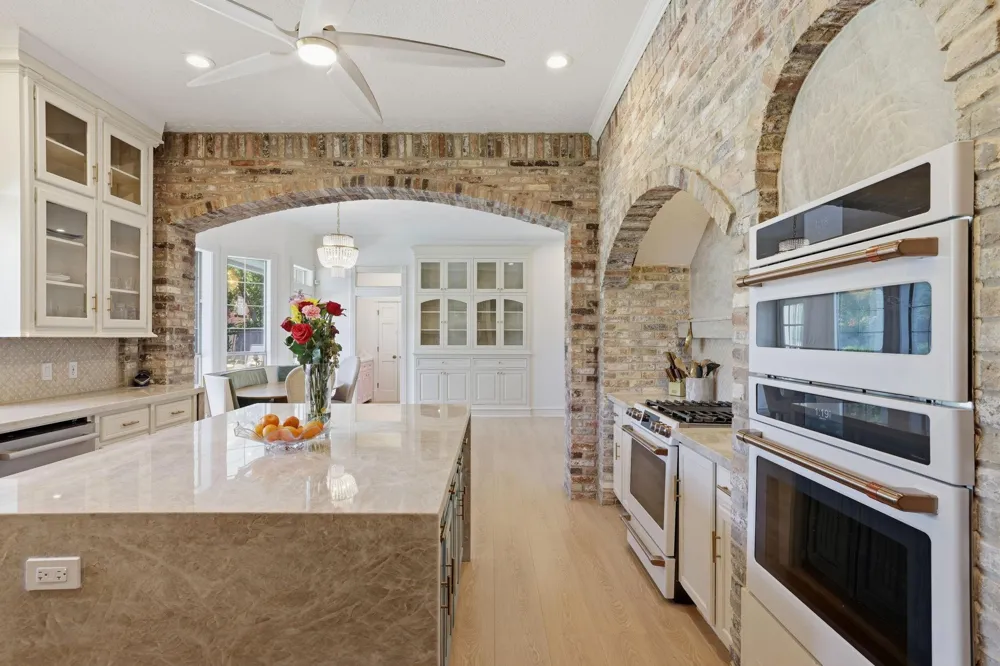 2922 Cedar Woods Place Houston, TX 77068