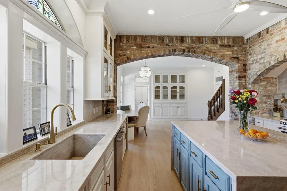 2922 Cedar Woods Place Houston, TX 77068