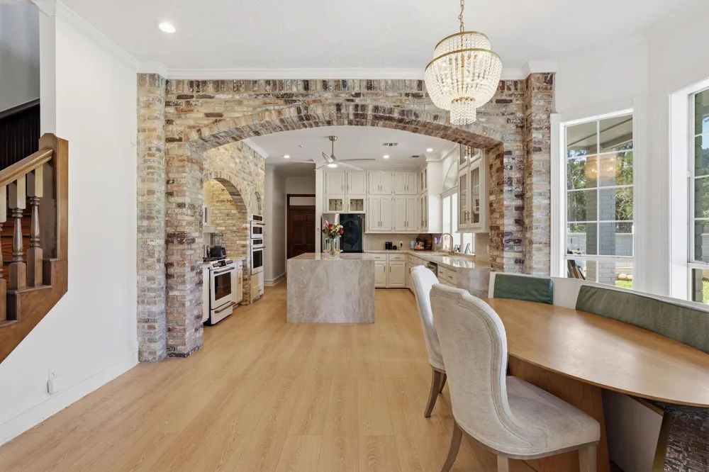 2922 Cedar Woods Place Houston, TX 77068