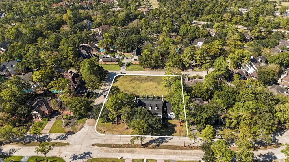 2922 Cedar Woods Place Houston, TX 77068