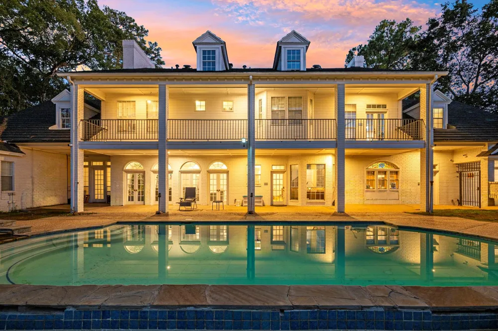 2922 Cedar Woods Place Houston, TX 77068