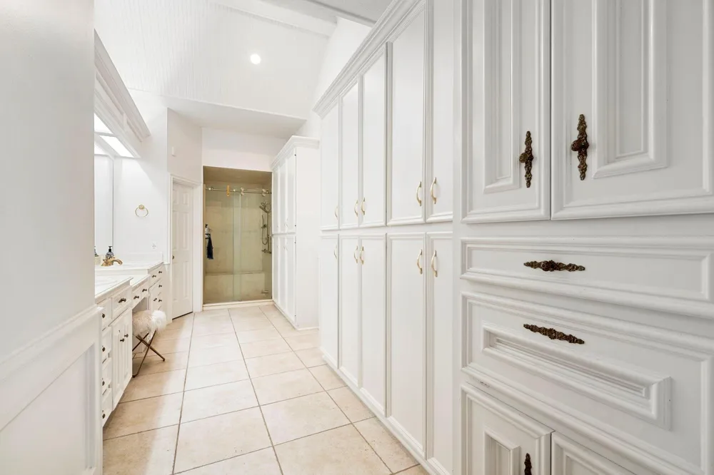 2922 Cedar Woods Place Houston, TX 77068