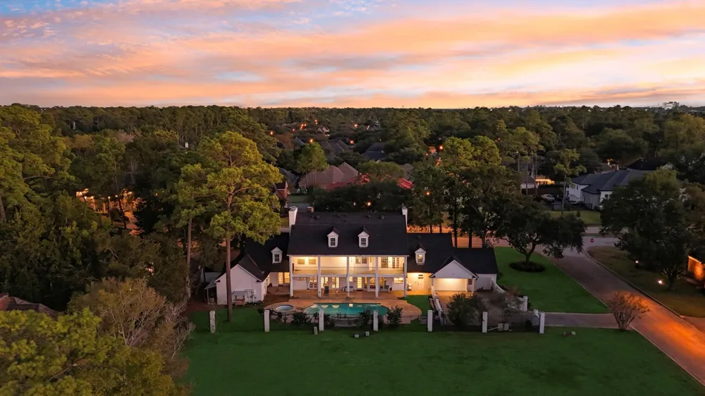 2922 Cedar Woods Place Houston, TX 77068