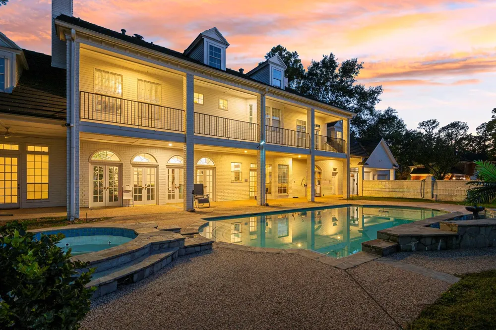 2922 Cedar Woods Place Houston, TX 77068
