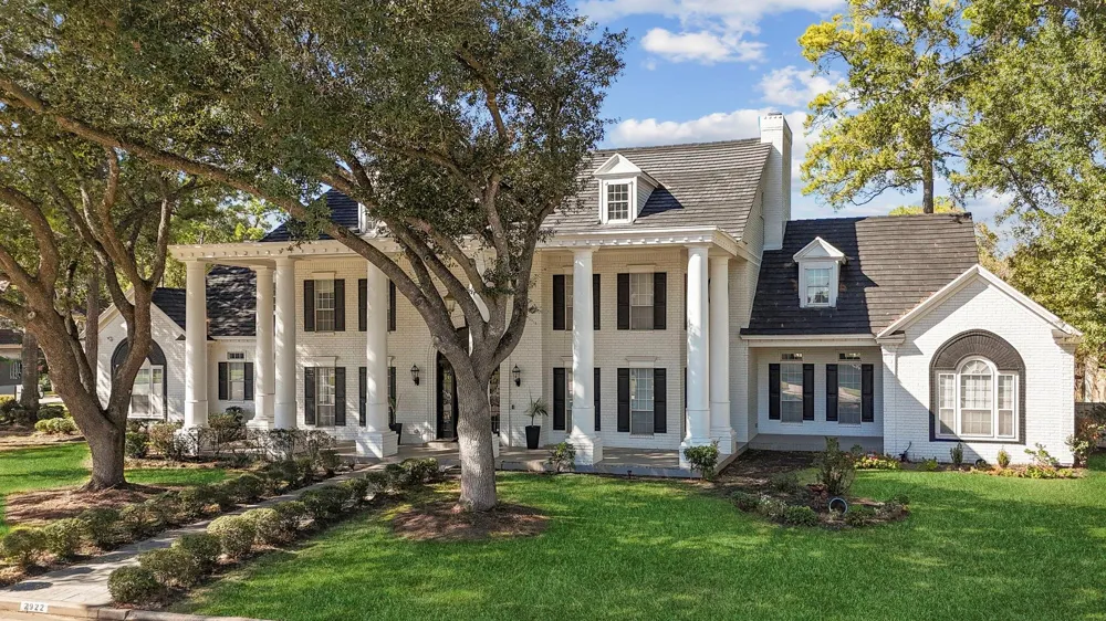 2922 Cedar Woods Place Houston, TX 77068