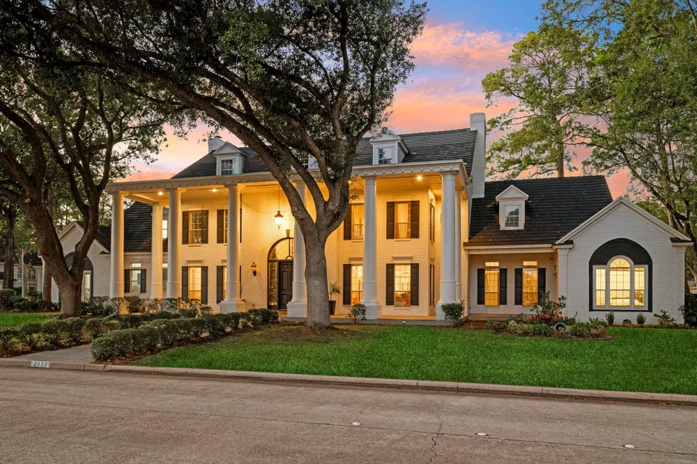 2922 Cedar Woods Place Houston, TX 77068