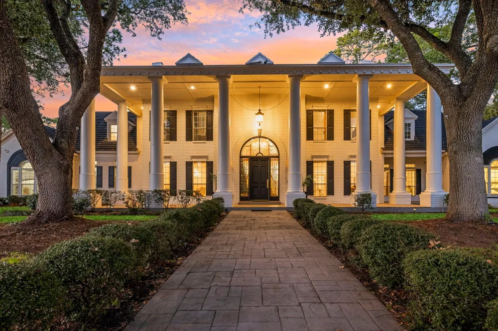 2922 Cedar Woods Place Houston, TX 77068