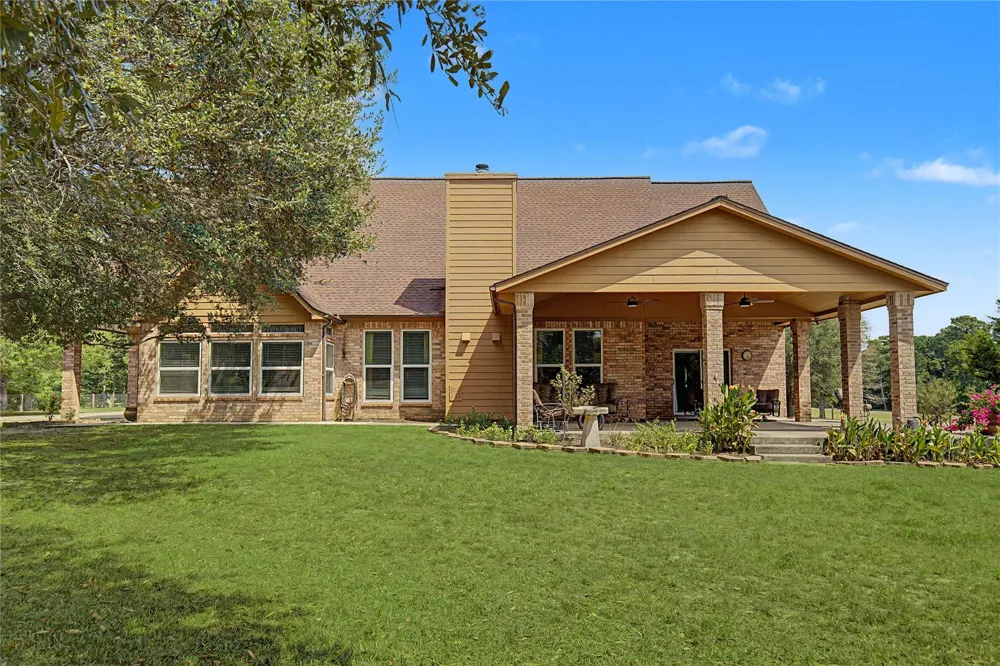 8988 County Line Road Willis, TX 77378