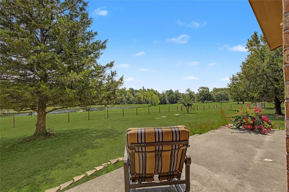 8988 County Line Road Willis, TX 77378