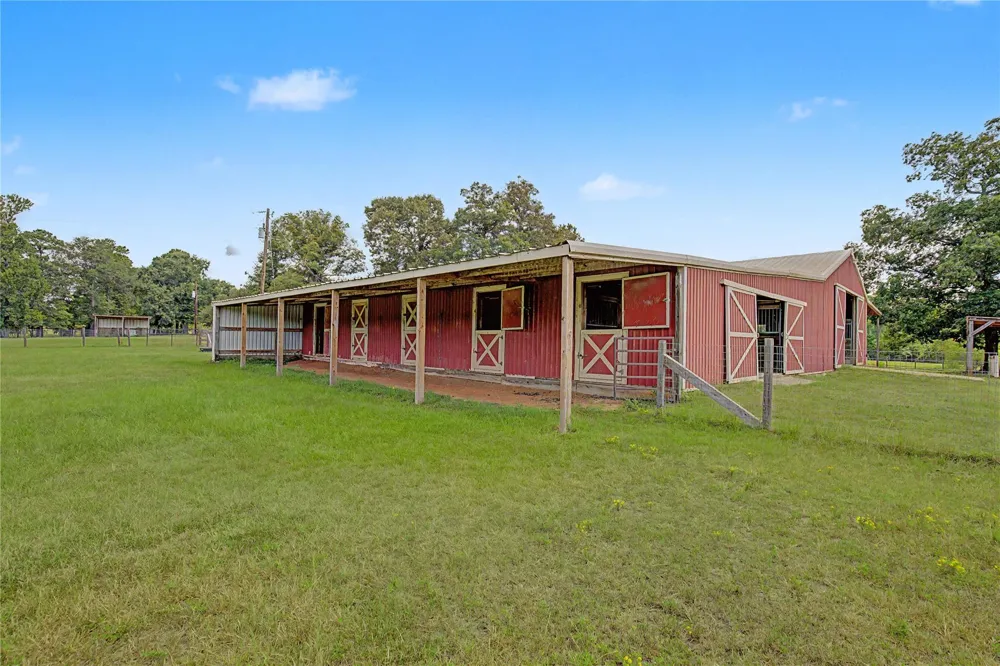 8988 County Line Road Willis, TX 77378