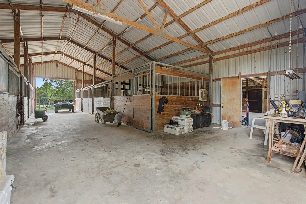 8988 County Line Road Willis, TX 77378