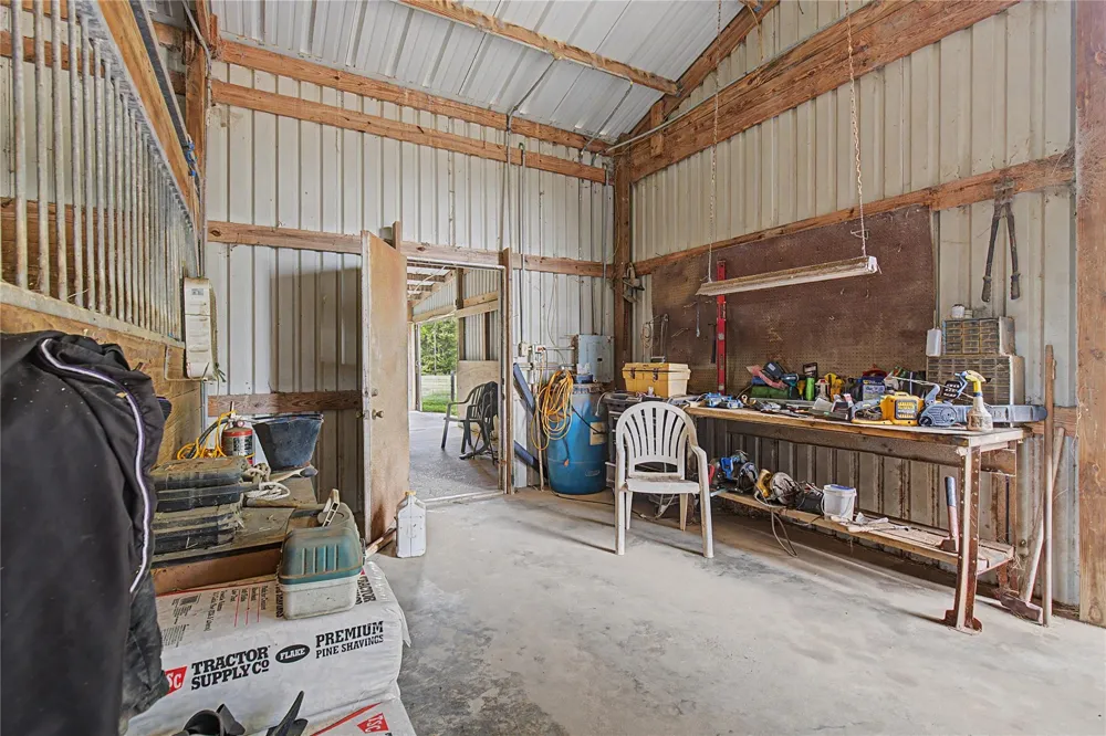 8988 County Line Road Willis, TX 77378
