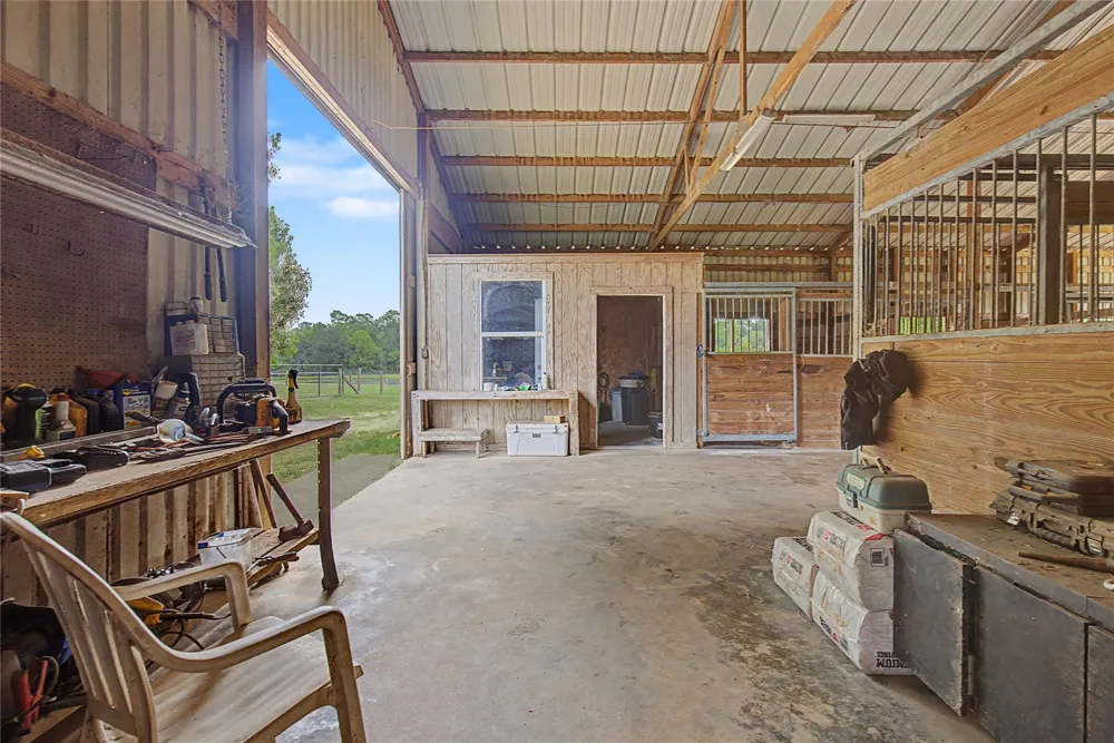 8988 County Line Road Willis, TX 77378